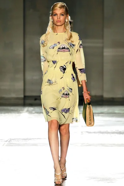 Look 27